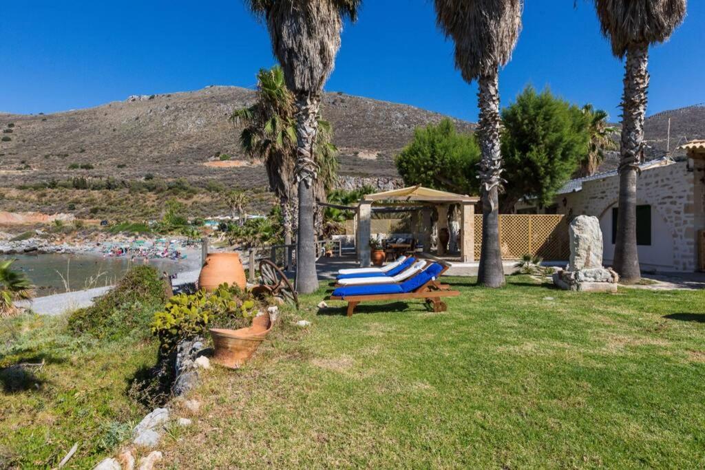 Villa Proto Helidoni - A cozy beachfront Villa Petres  Exteriér fotografie